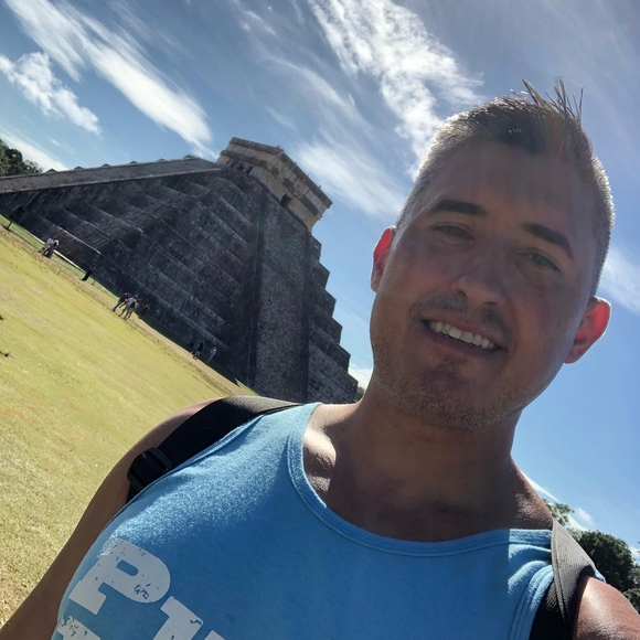 Meet your Posher, Aaron - Picture 1 of 1